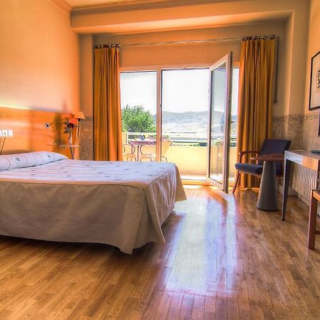 Hotel Azar Plasencia Ruang foto