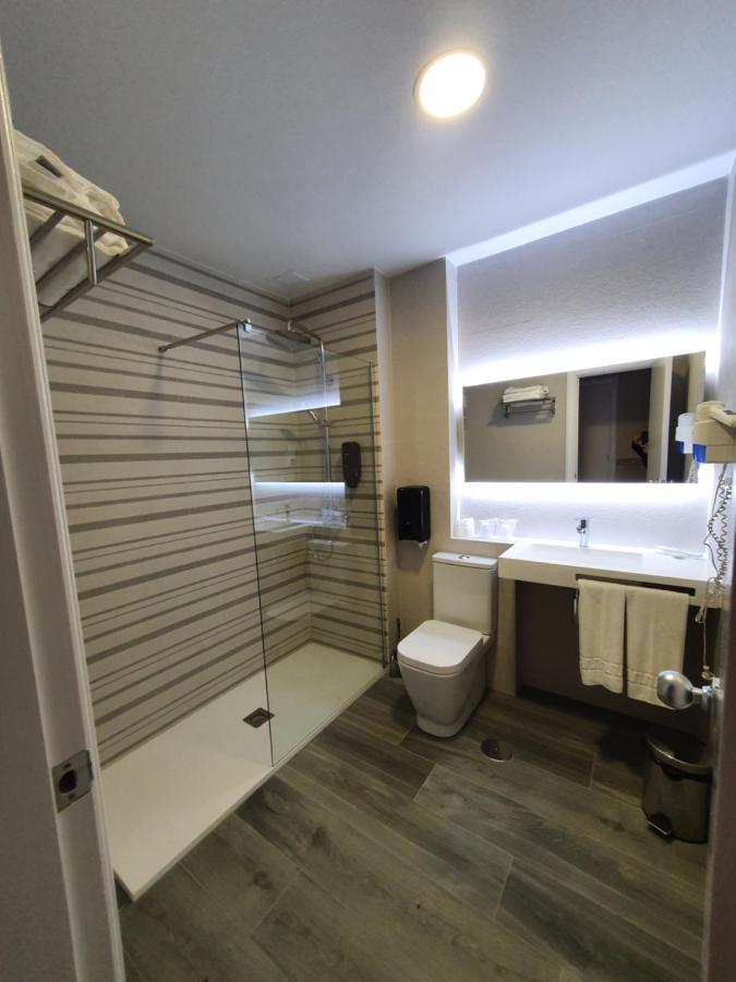 Hotel Azar Plasencia Bagian luar foto